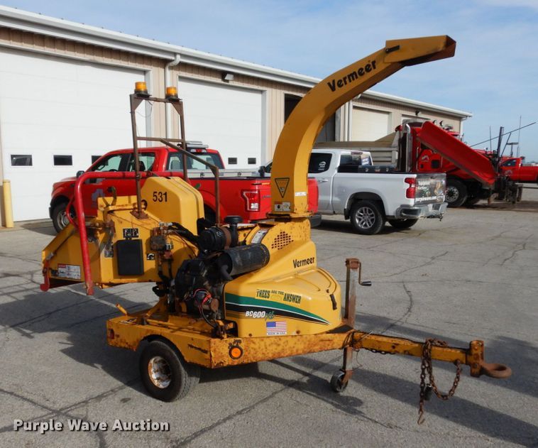 image for item JI9287 2005 Vermeer BC600XL  wood chipper
