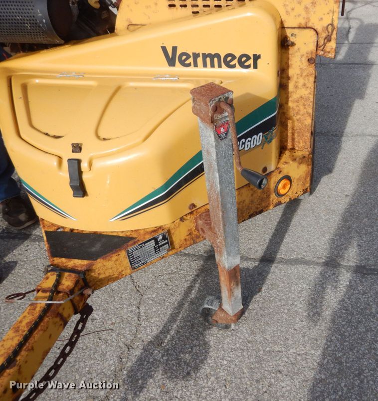 image for item JI9287 2005 Vermeer BC600XL  wood chipper