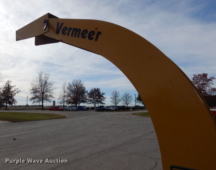 image for item JI9287 2005 Vermeer BC600XL  wood chipper