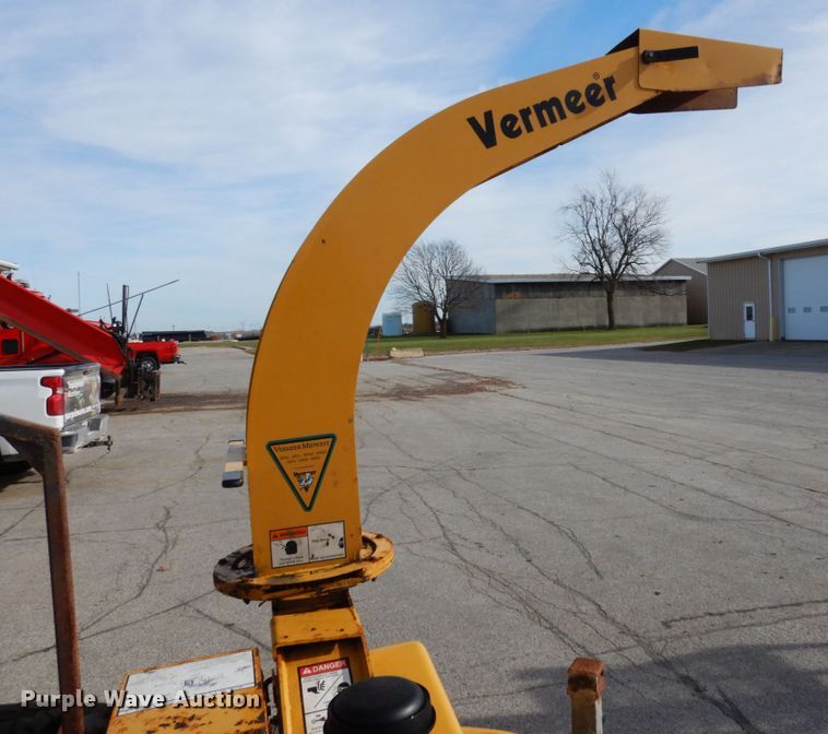 image for item JI9287 2005 Vermeer BC600XL  wood chipper