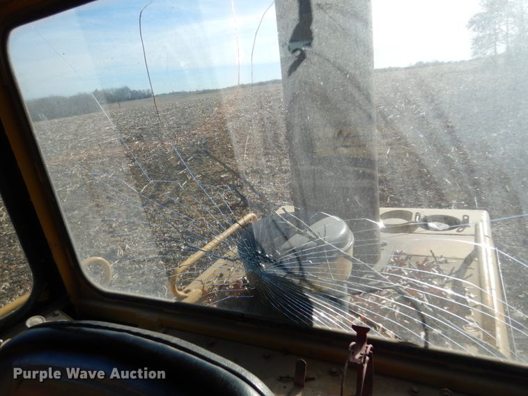 image for item JI9298 1988 Caterpillar 953  track loader