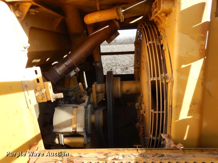 image for item JI9298 1988 Caterpillar 953  track loader