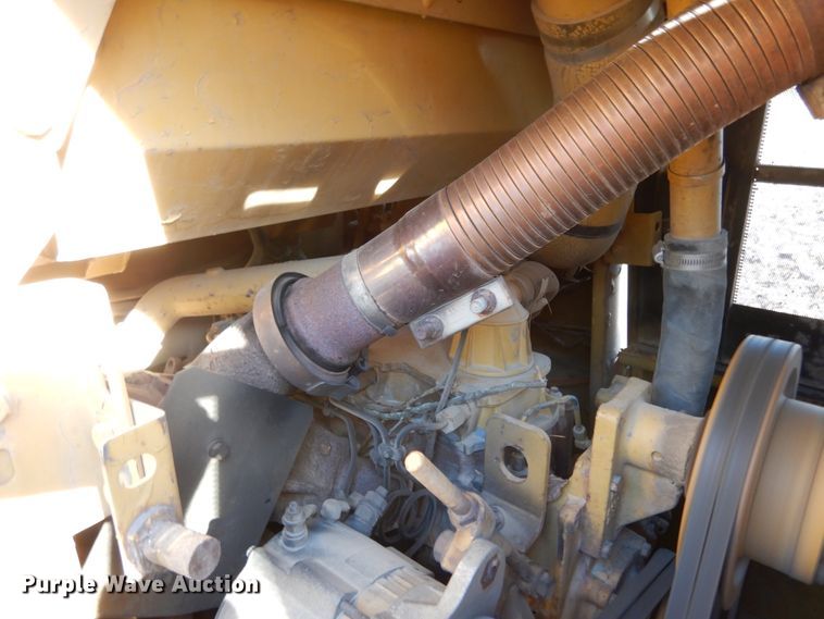 image for item JI9298 1988 Caterpillar 953  track loader