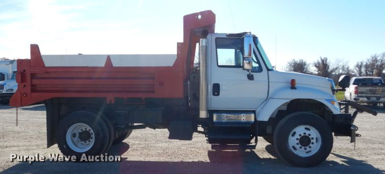 image for item JI9318 2006 International 7400  dump truck