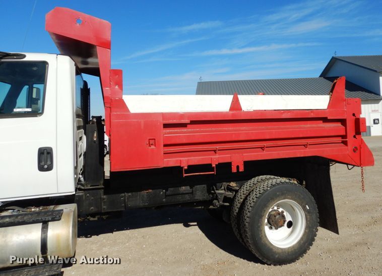 image for item JI9318 2006 International 7400  dump truck