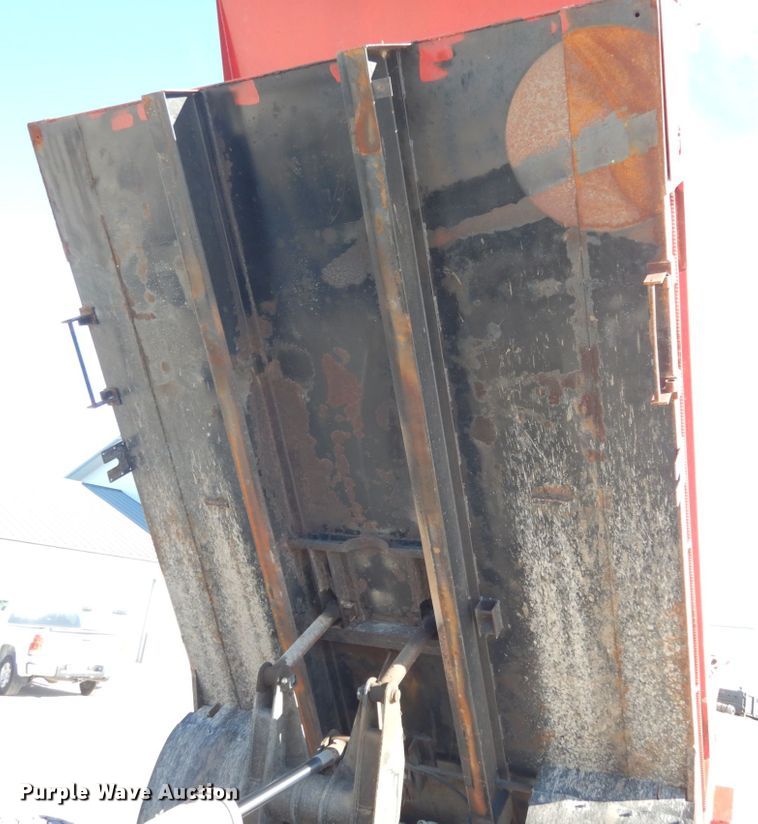 image for item JI9318 2006 International 7400  dump truck