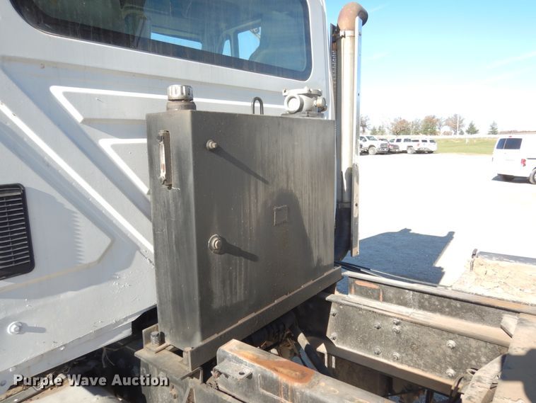 image for item JI9318 2006 International 7400  dump truck