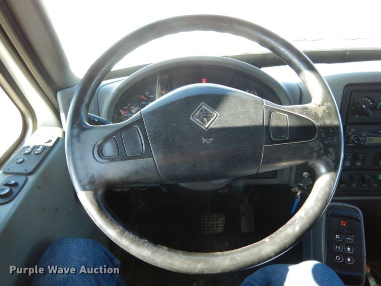 image for item JI9318 2006 International 7400  dump truck