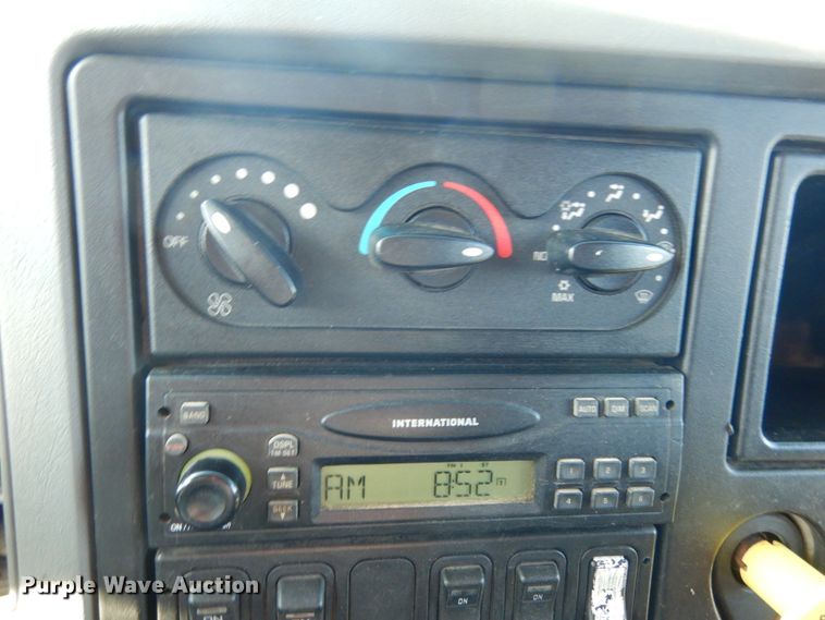 image for item JI9318 2006 International 7400  dump truck