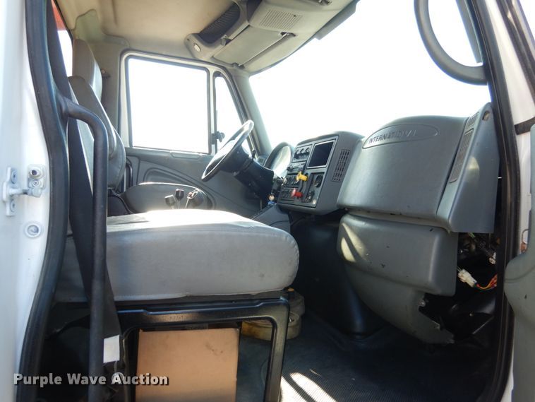 image for item JI9318 2006 International 7400  dump truck