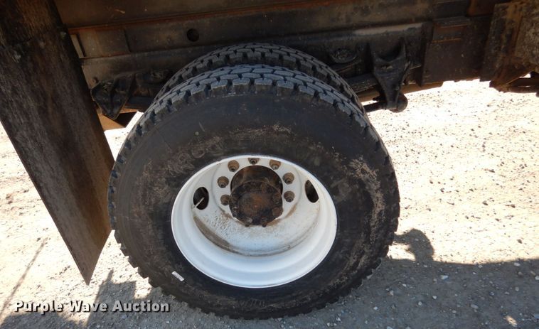 image for item JI9318 2006 International 7400  dump truck