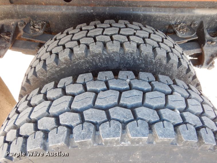 image for item JI9318 2006 International 7400  dump truck