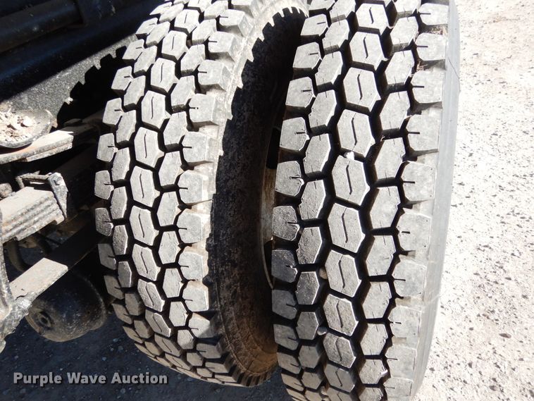 image for item JI9318 2006 International 7400  dump truck