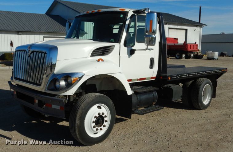 image for item JI9319 2008 International 7400  flatbed truck