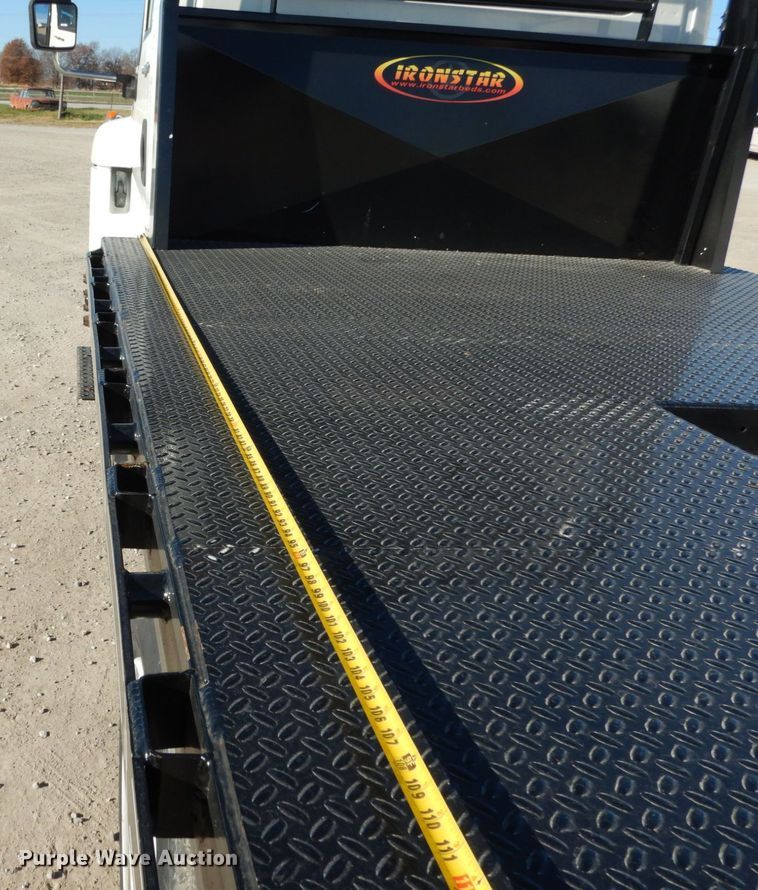 image for item JI9319 2008 International 7400  flatbed truck