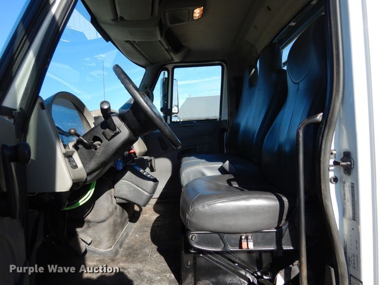 image for item JI9319 2008 International 7400  flatbed truck