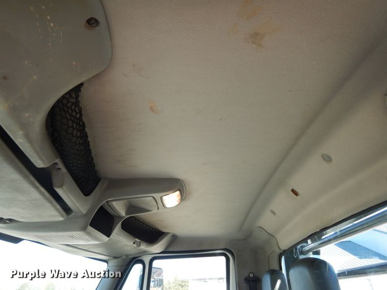 image for item JI9319 2008 International 7400  flatbed truck