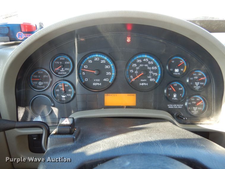 image for item JI9319 2008 International 7400  flatbed truck