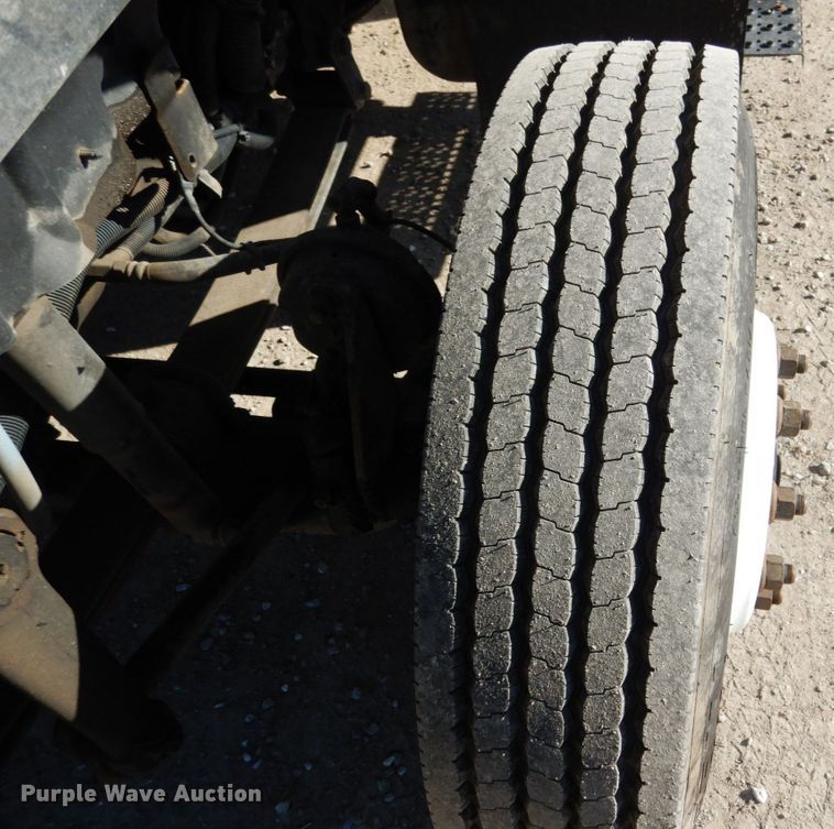 image for item JI9319 2008 International 7400  flatbed truck