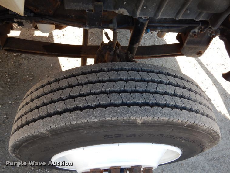 image for item JI9319 2008 International 7400  flatbed truck