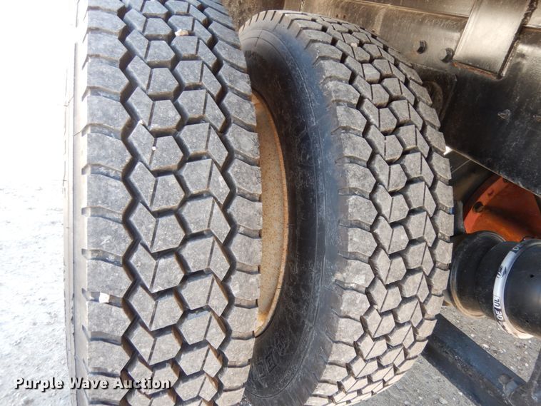 image for item JI9319 2008 International 7400  flatbed truck