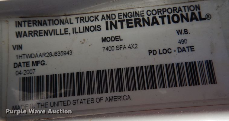 image for item JI9319 2008 International 7400  flatbed truck