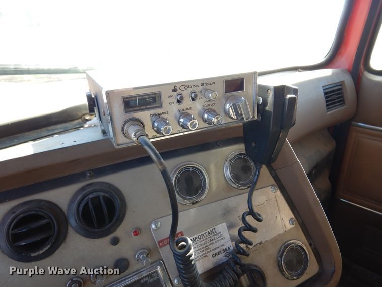 image for item JJ9898 1994 Ford LA9000  dump truck