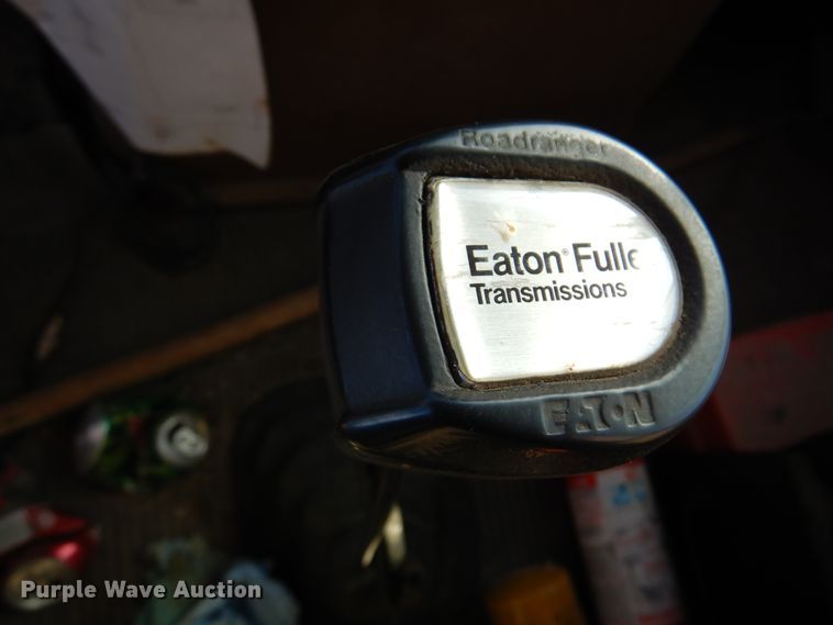 image for item JJ9898 1994 Ford LA9000  dump truck