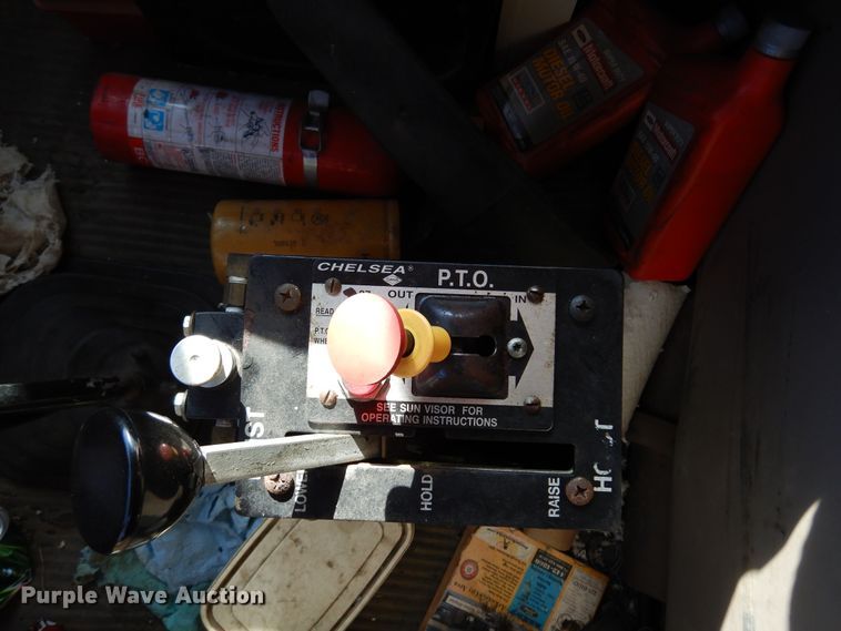 image for item JJ9898 1994 Ford LA9000  dump truck