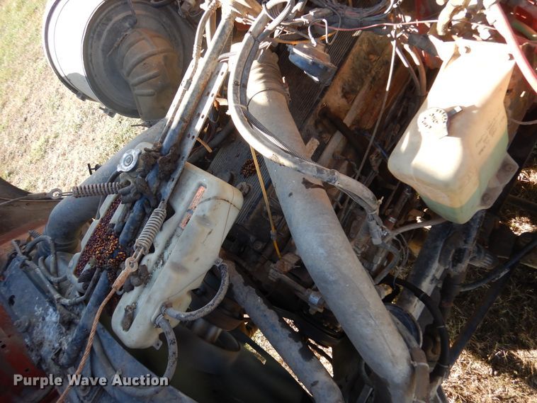 image for item JJ9898 1994 Ford LA9000  dump truck