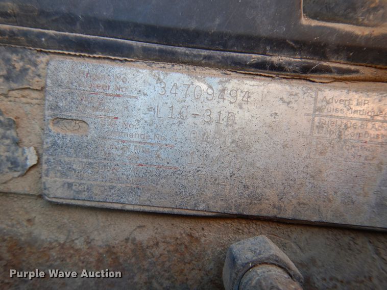 image for item JJ9898 1994 Ford LA9000  dump truck