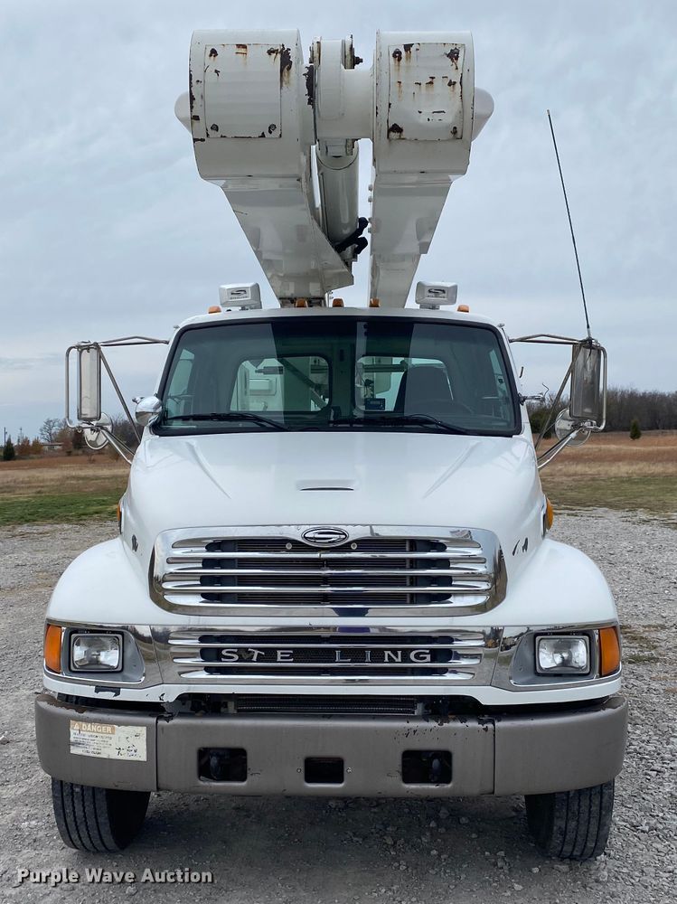 image for item JN9096 2007 Sterling Acterra  bucket truck