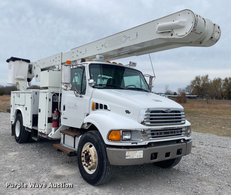 image for item JN9096 2007 Sterling Acterra  bucket truck