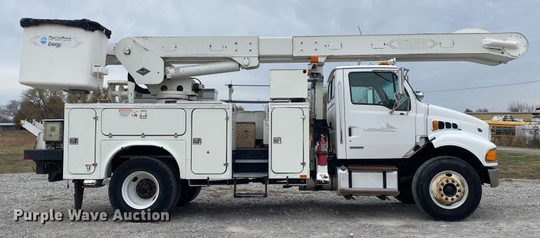 image for item JN9096 2007 Sterling Acterra  bucket truck