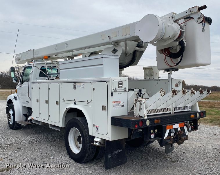 image for item JN9096 2007 Sterling Acterra  bucket truck