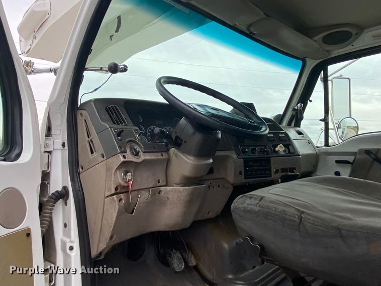 image for item JN9096 2007 Sterling Acterra  bucket truck