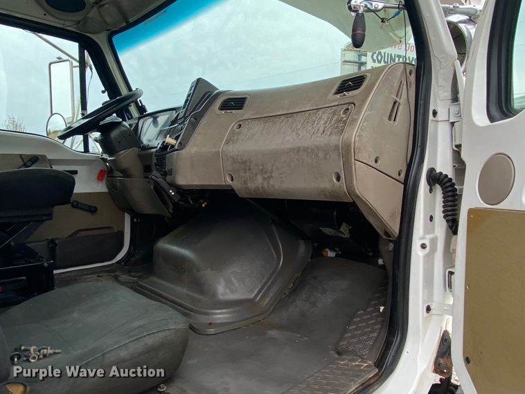 image for item JN9096 2007 Sterling Acterra  bucket truck