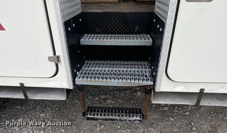 image for item JN9096 2007 Sterling Acterra  bucket truck