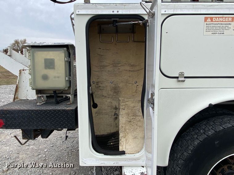 image for item JN9096 2007 Sterling Acterra  bucket truck