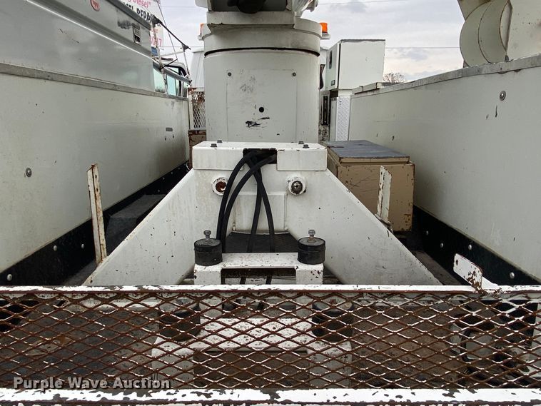 image for item JN9096 2007 Sterling Acterra  bucket truck