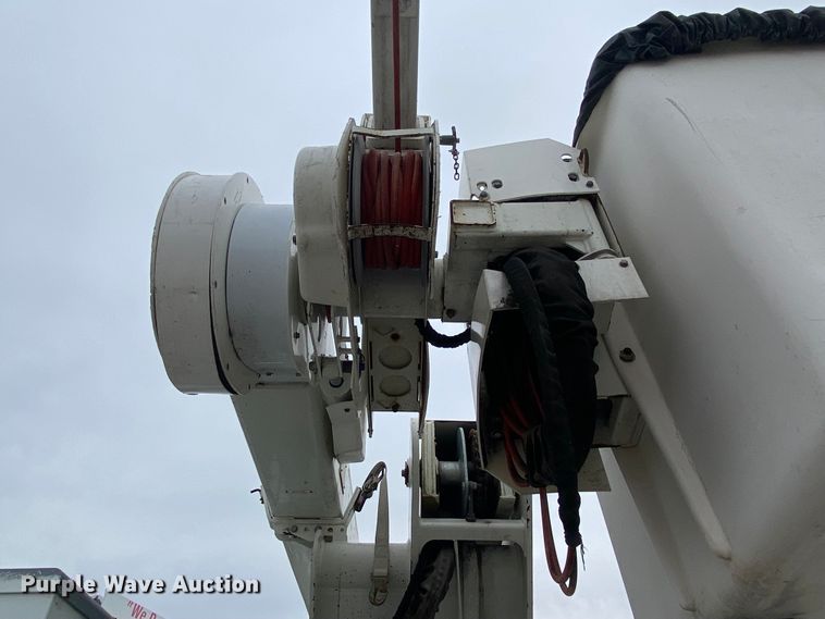 image for item JN9096 2007 Sterling Acterra  bucket truck