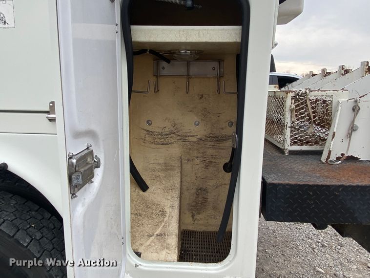 image for item JN9096 2007 Sterling Acterra  bucket truck