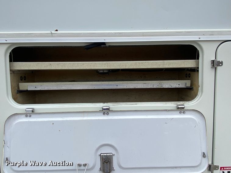 image for item JN9096 2007 Sterling Acterra  bucket truck