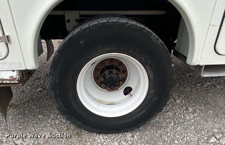 image for item JN9096 2007 Sterling Acterra  bucket truck