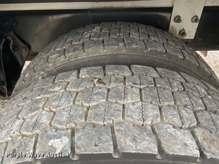 image for item JN9096 2007 Sterling Acterra  bucket truck