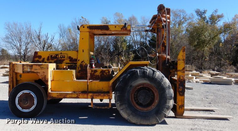 image for item JT9400 1993 Taylor Y-24-BWO  forklift