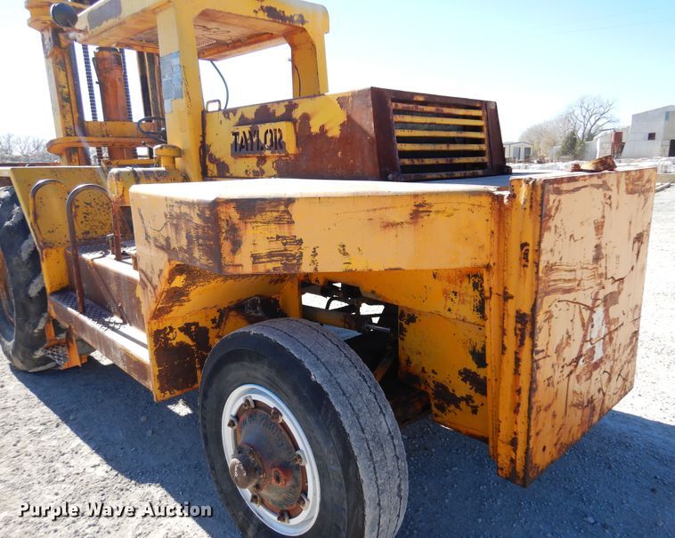 image for item JT9400 1993 Taylor Y-24-BWO  forklift