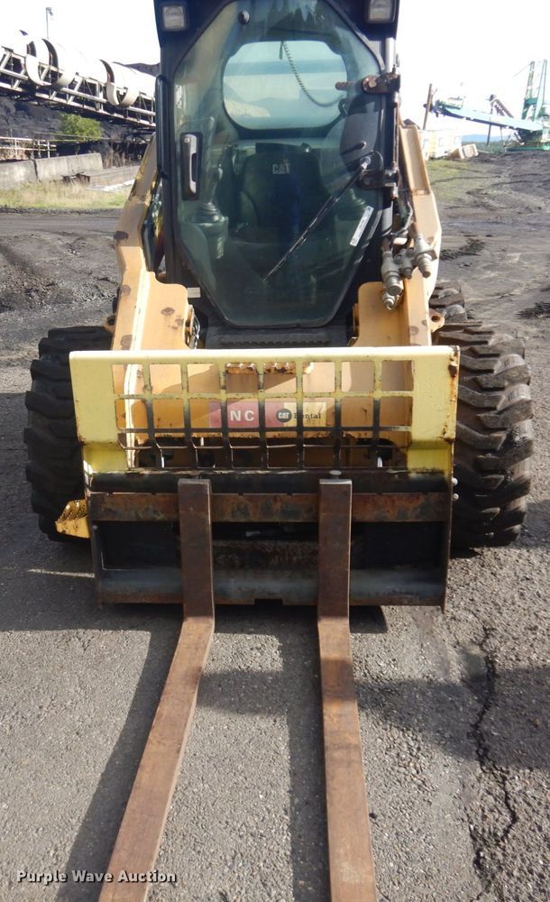 image for item JZ9786 2012 Caterpillar 272D XHP  skid steer loader