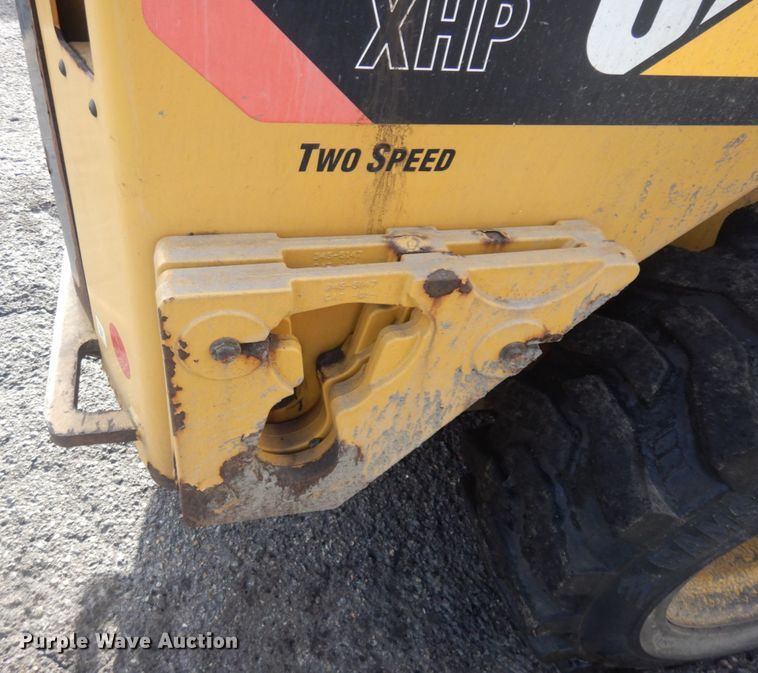 image for item JZ9786 2012 Caterpillar 272D XHP  skid steer loader