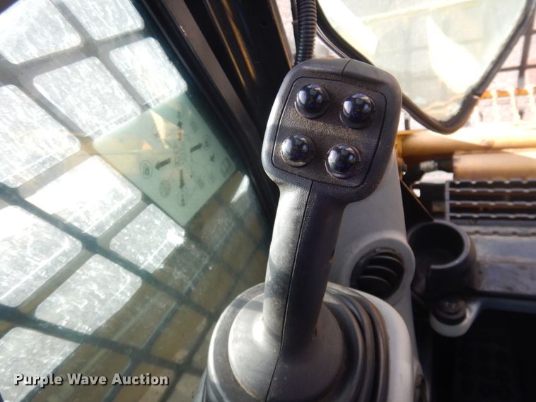 image for item JZ9786 2012 Caterpillar 272D XHP  skid steer loader